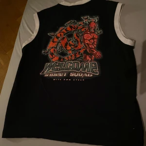 TRÖJA - Kommer aldrig till användning, älskar den dock 