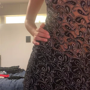 Superfin mesh topp/tunika/klänning - Passar perfekt över byxor 🥰 köpt på humana förra året. Inte en skråma! Str XS/S