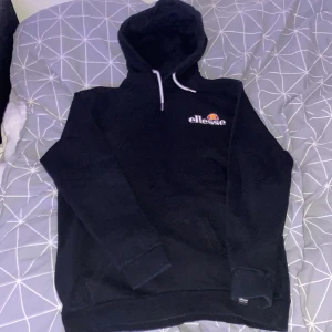 Tjock tröja  - En tjock tröja som är i bra skick 