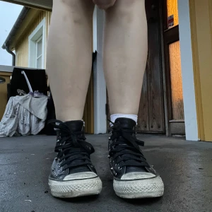 Converse med nitar - Coola