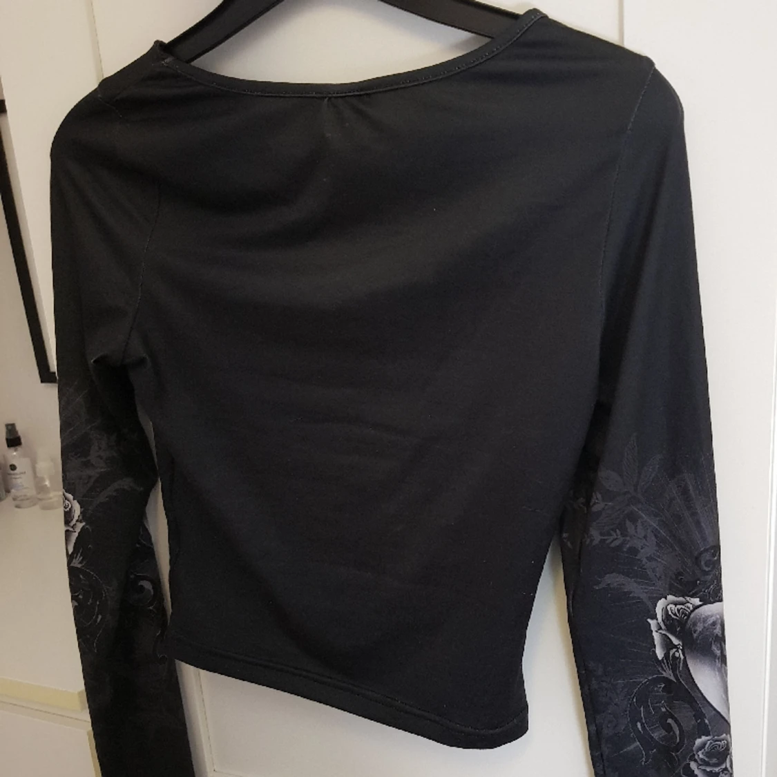 Mörkgrå y2k tröja med tryck - 91