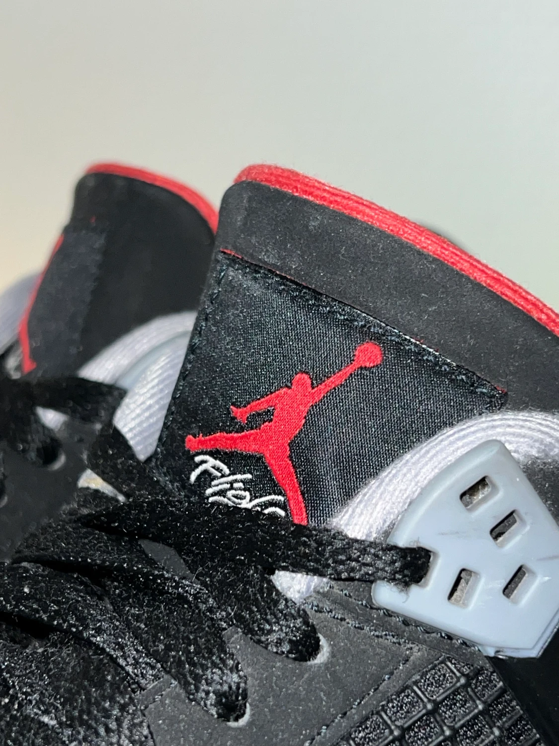 Air Jordan 4 Retro Bred (GS) - 90