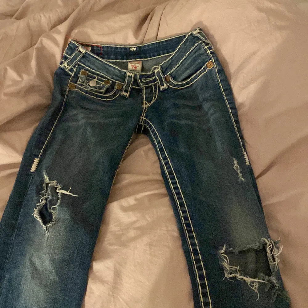 Säljer mina trueys pga inte min stil längre, fint skick har andvänt ganska många gånger men inget tecken på slitning. Jeans & Byxor.
