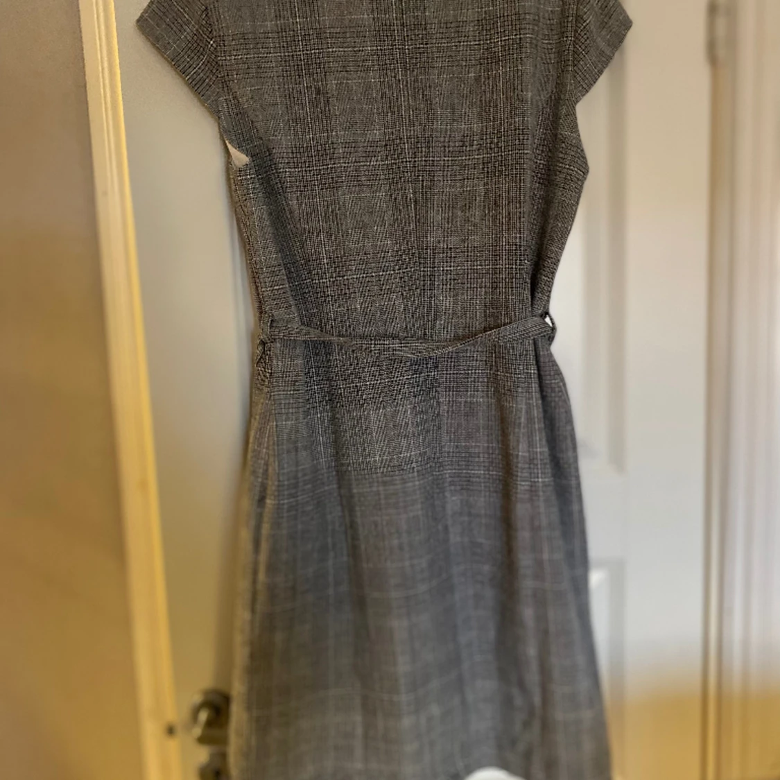 Grå klänning från hm i st 44 - 90