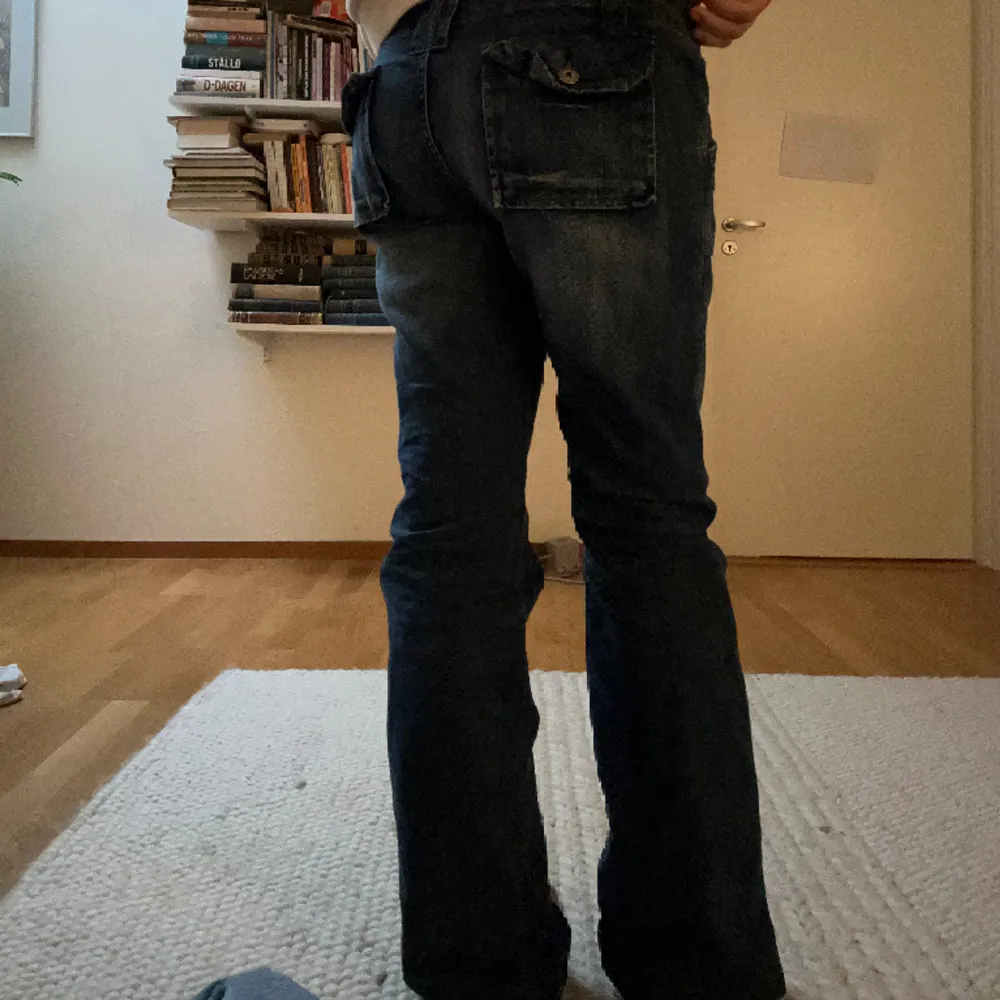 Midjemått: 81, Innerbenslängd: 82❤️. Jeans & Byxor.