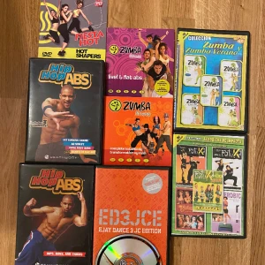 Träning - Tränings och dans cd skivor till data och dvd  Alla för 200kr eller 30kr styck  Om någon köper 1 eller några stycken kommer den lösa cd skivan med. 