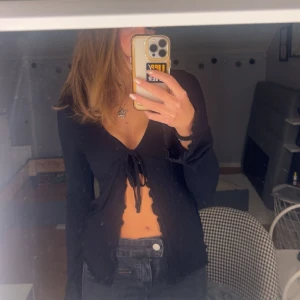 tröja - fin tröja från bikbok, använts 2 ggr❤️‍🔥