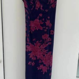 Beautiful purple dress, bodycon, and with corset like strings on the back. Perfect for holiday season :)   Brand is not uo, just has not a popular brand name
