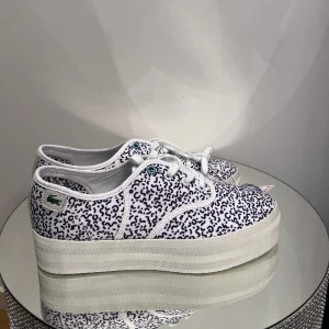 Sneakers  - Snygga sneakers från Lacoste