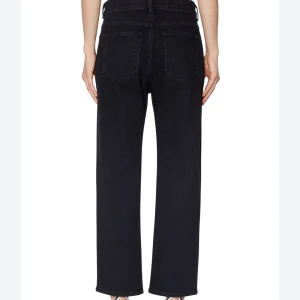 Diesel jeans ARYEL - Helt nya jeans från Diesel. Använd 1 gång för visning av jeansmodell. Storlek 26/32   Ord pris 1600  Säljer för 200  Finns tyvärr inte kvar längre, men det är en kortare modell! 