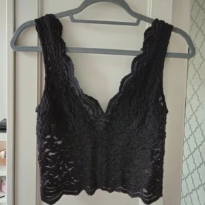 Zara spets topp - Populär topp från Zara, nyskick 