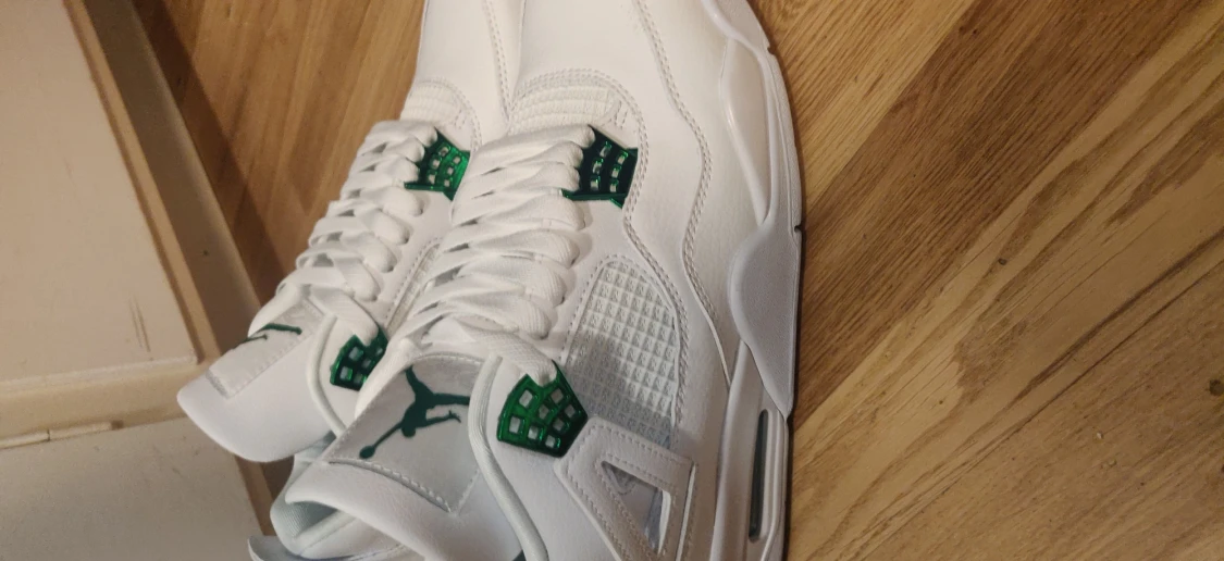 Jordan 4 Metallic Green - 91