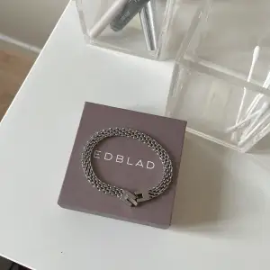 Superfint populärt armband från Edblad som är helt i nyskick 💓nypris 500 kr💓