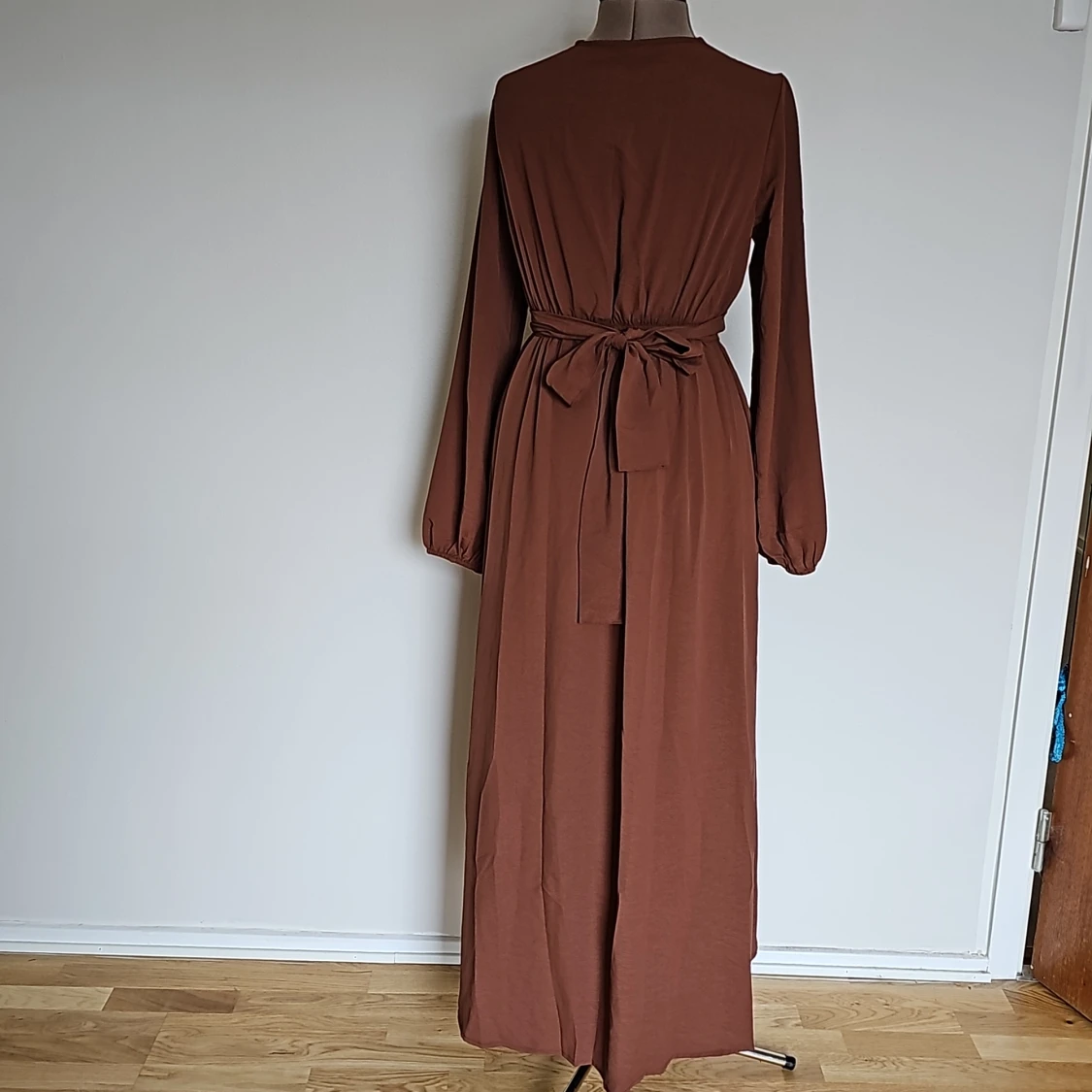 Oanvänd klänning - 90