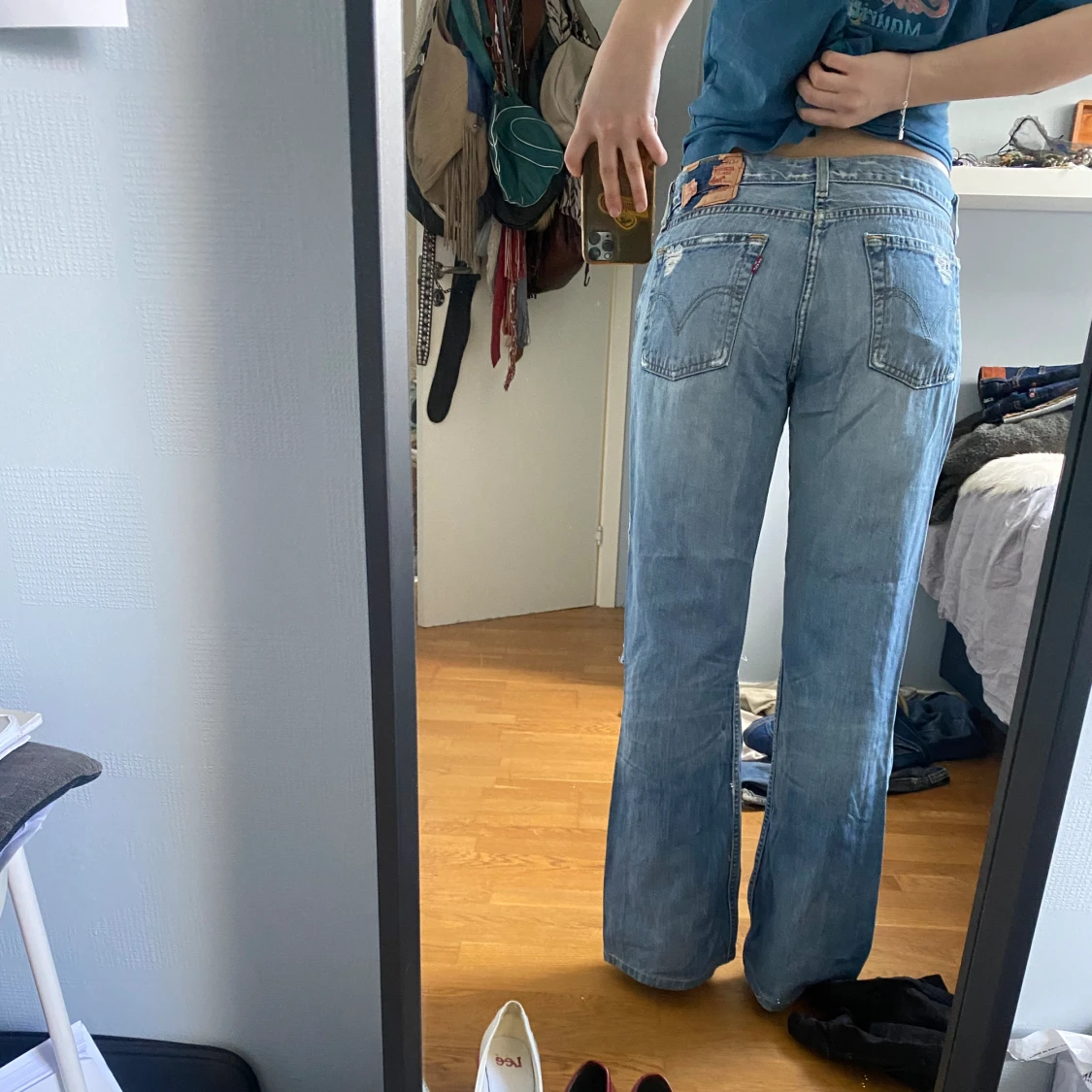 Lågmidjade bootcutjeans från Levis - 91