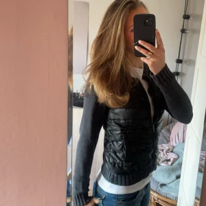 Cardigan  - Säljer min superfina cardigan från topp secret, storlek 34 passar mig som brukar ha S, jag är 1,68💞 superbra skick, köparen står för frakten 💞