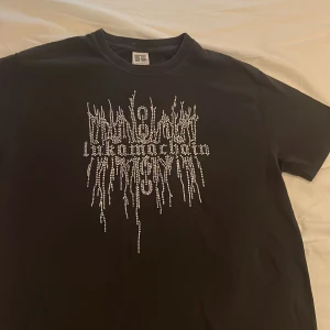Lukamachain T-shirt - Rhinestone T-shirt från Lukamachain Skick 9/10