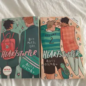 De första två böckerna i Heartstopper serien, på engelska i fint skick. 50 kr för båda eller 30 kr/st