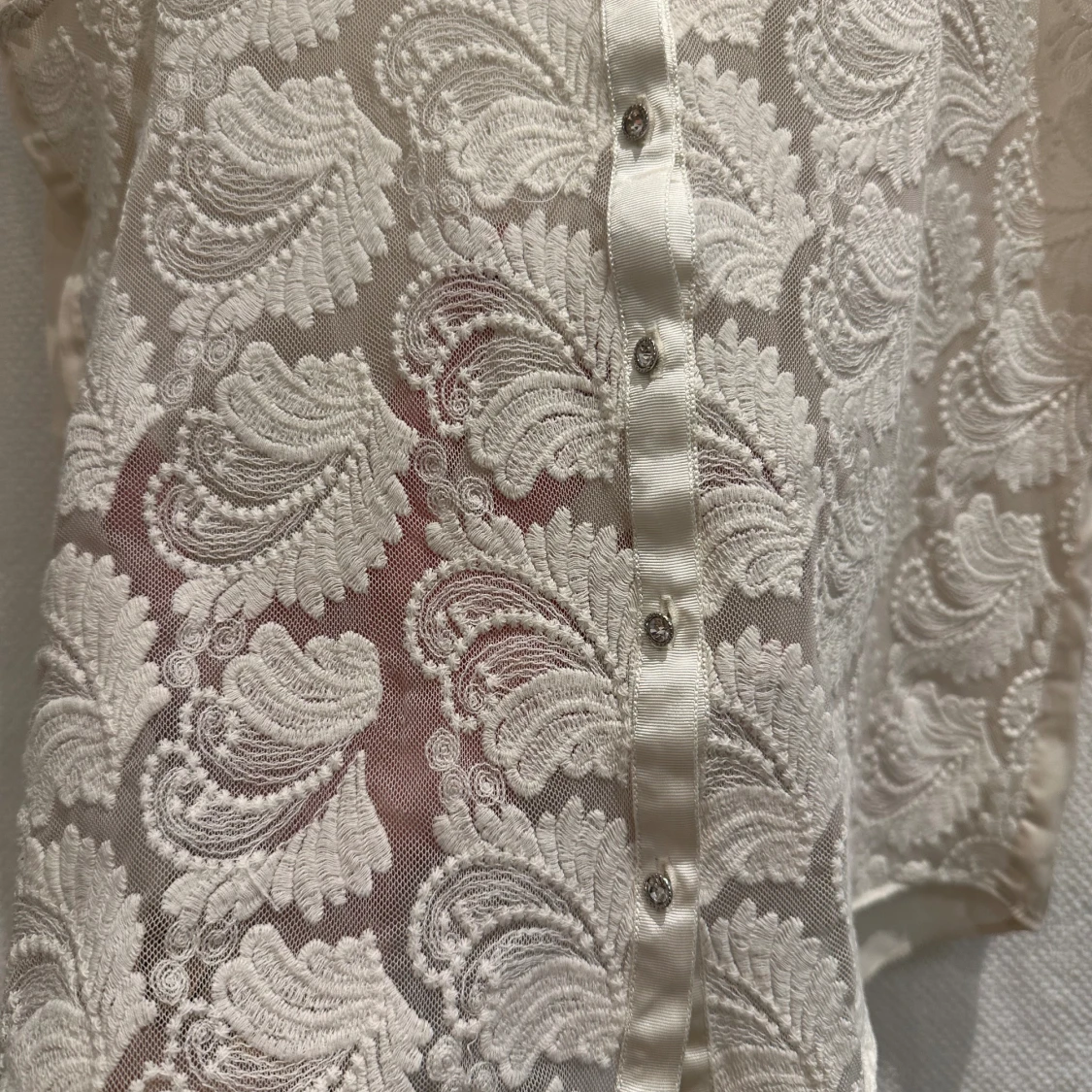 Ljus cremefärgad topp - 91