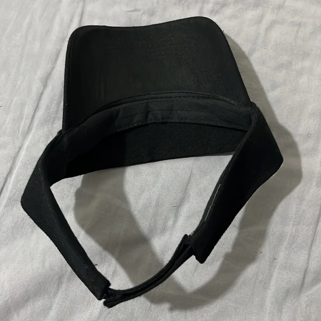 Svart tennis hat  - 92