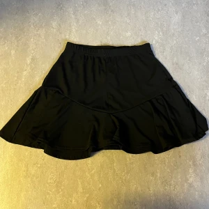 Shorts/kjol - Aldrig använda 