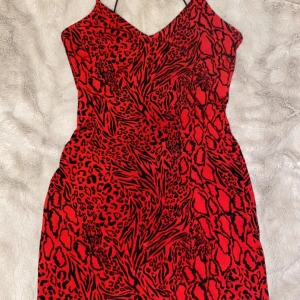 Mini dress  - En klänning som sitter perfekt på kroppen❤️ storlek xs 