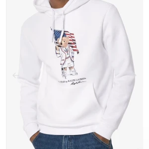 En kollektions tröja - Du ser att den har en mörkare ton på höger bröst. Och sen har jag knappt använt den för att den är vitt. 