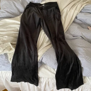 Mjukisar - Lågmidjade odd molly mjukisbyxor i bootcut modell, strl 2 vilken motsvarar s/m💕💕obs snöre saknas