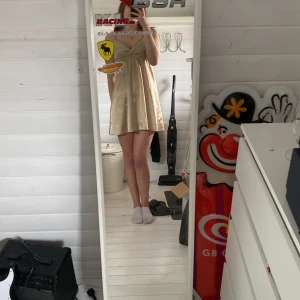 Kläning  - Aldrig använt denna får ginatricot 