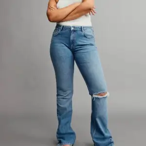 Sjukt snygga helt oanvända Gina jeans med lapp kvar! Säljer pågrund av att dem tyvärr är för små för mig som vanligtvis bär 36 i jeans.