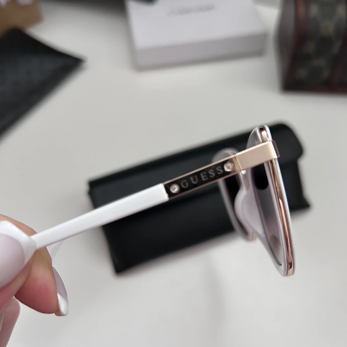 Ny Guess solglasögon - 90