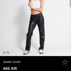 ”ICON” skinnbyxor lager 157 - Jättefina skinnbyxor från lager, jättefina på andra men säljer för att jag skulle haft en storlek mindre. Anväda 1 gång, inga skador. Är 160 och de är lite lite långa. Nypris 400kr. Priset går att diskutera!💞 skriv för fler bilder då dessa är lånade💞