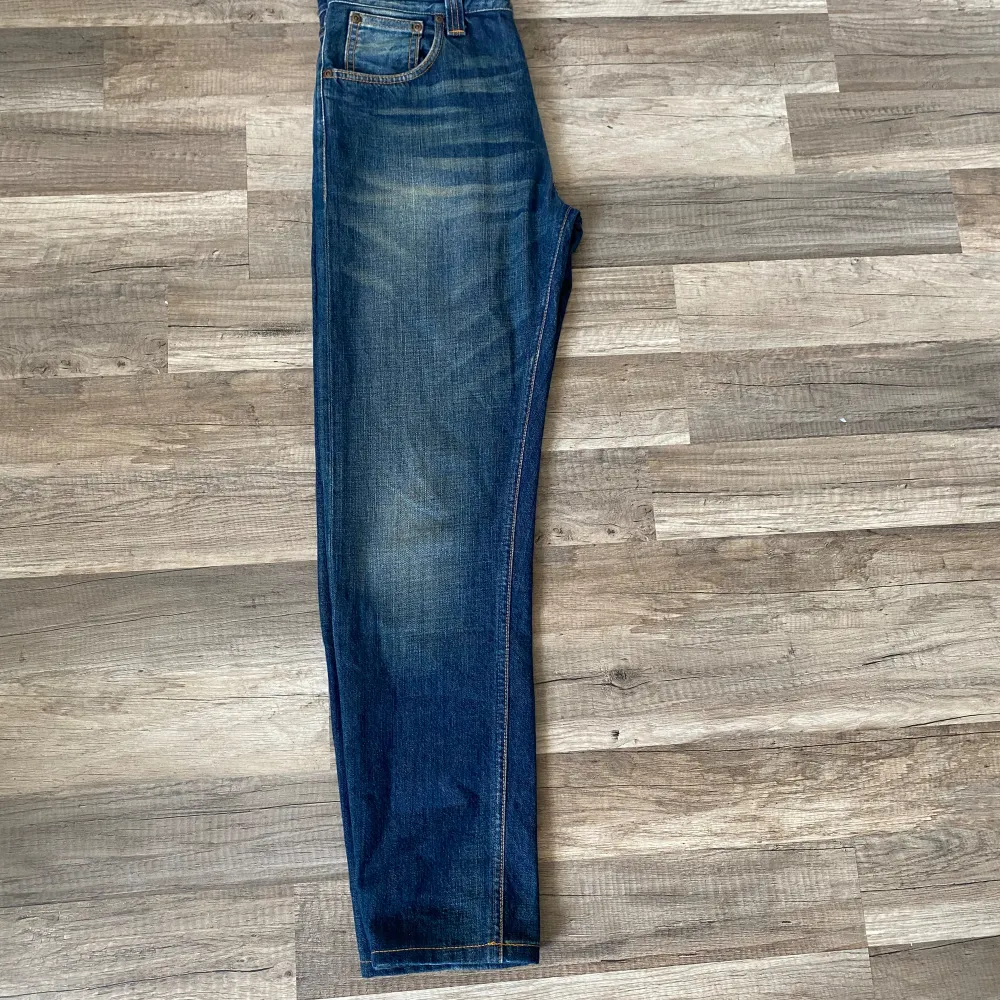 Säljer nu dessa feta nudie jeansen i steady eddie! Storlek W30 L34 hör gärna av er vid pris eller andra funderingar. Jeans & Byxor.