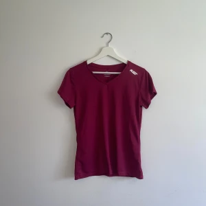 North Bend, träningströja - Träningströja från North Bend. Använd ett fåtal gånger. 