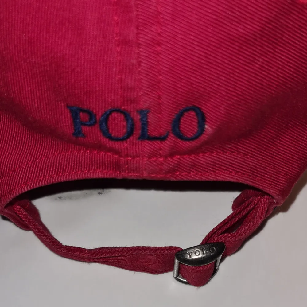 Ralph Lauren keps inköpt ifrån Care of Carl för 599:-. Skicket är bra, lite använd. . Accessoarer.