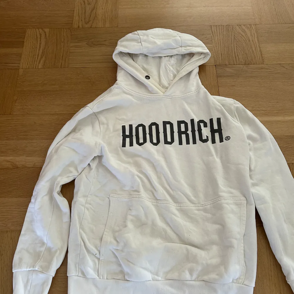 Hoodrich hoodie i perfekt skick. Inte använd mycket. . Hoodies.