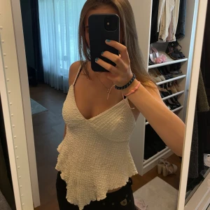 Topp - Super söt topp från Gina Tricot som är köpt nyligen men aldrig använd💕 