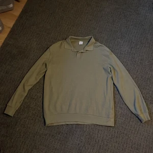 Zara tröja - Tenniströja i väldigt fint skick och knappt använd.