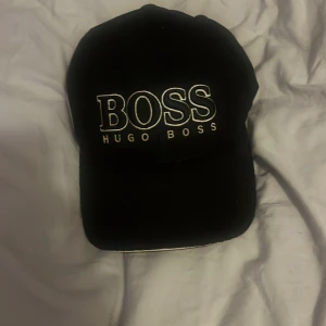 Hugo boss keps  - Bra skick använder inte