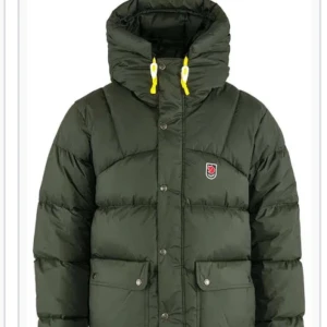 Söker fjällräven jacka - Söker en fjällräven jacka i storlek Xs eller S i grön eller marin blå Dam modell Max 5500kr