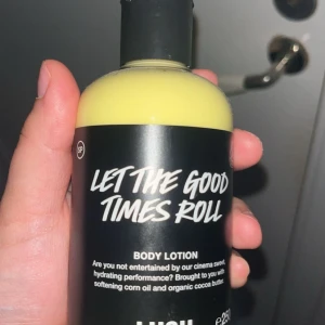 Let the good times roll body lotion - Använd en enda gång!  Köpt sticky dates och gillar den mer därför säljer jag good times Köptes för 290 kr plus frakten jag betalade för - 69 kr Säljs inte längre så passa på