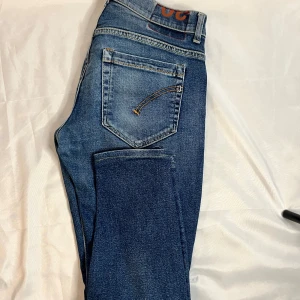 Dondup jeans - Cond: 8/10 Size: 30 Retail: 2999:- Vårt pris: 799:-