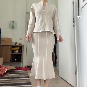 Set Na-kd - Aldrig använd En tröja och en kjol (allting stickat)