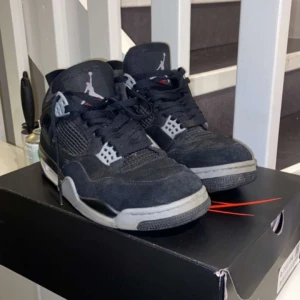 Jordan 4 Canavas - Jordan 4 Canavas som passar till alla outfits i strl 44, pris kan diskuteras!🤝🏻   Lådan till skorna finns kvar