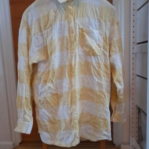 Pyjamsa skjorta  - Oanvänd, och storleken är M