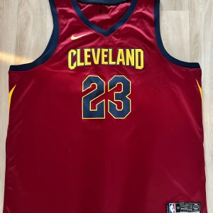 Lebron James linne  - Nytt Cleveland lebron James linne Storlek Xxl