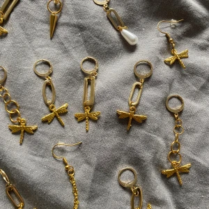 4 långa örhängen  - Tillfällig annons! 