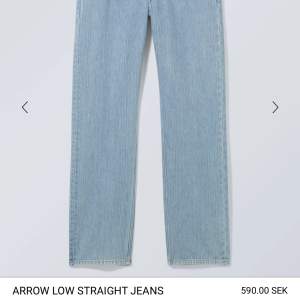 Weekday arrow jeans köpta i Köpenhamn. Så snygga och passar till allt, de är avklippta så passar om man är typ 160❤️‍🔥