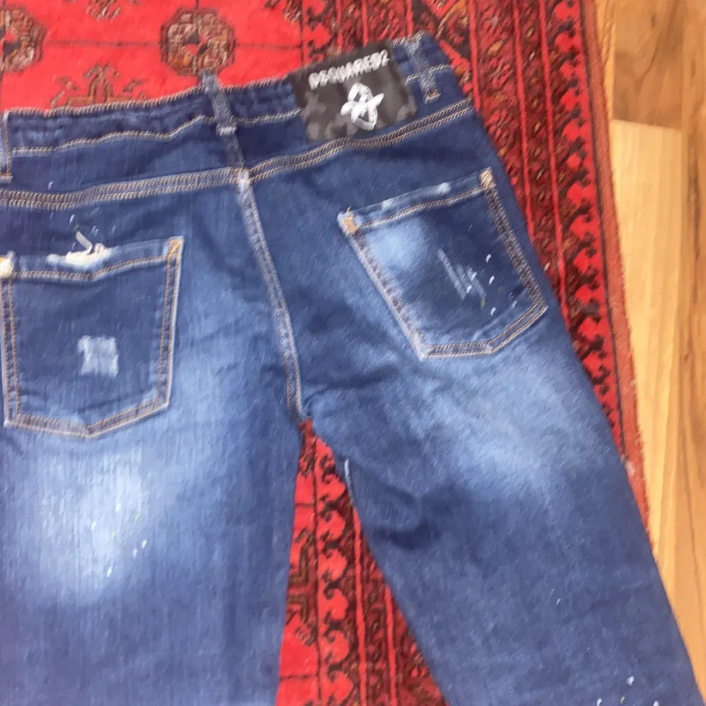 Blåa d2 dsquared 2 jeans  Storlek  33 Storlek s Färgen blå  Kan diskutera pris. Jeans & Byxor.