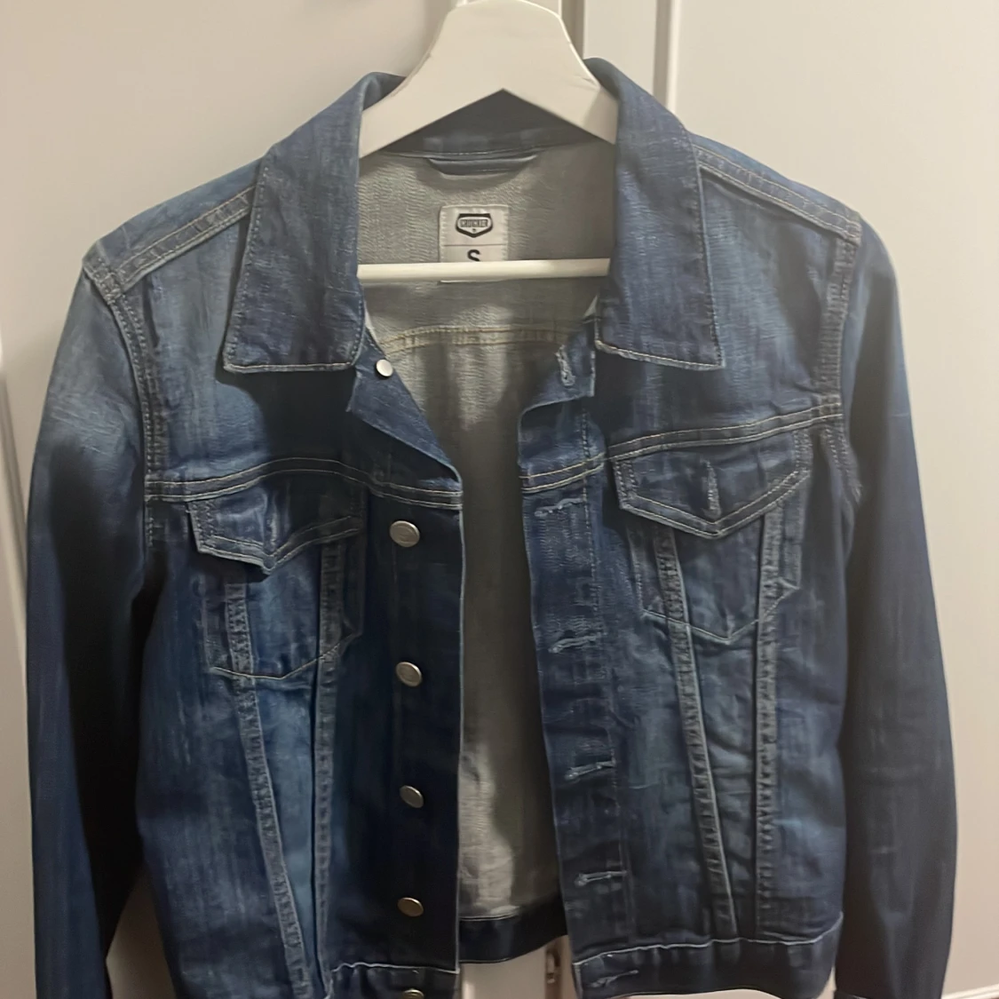 Mörkblå jeans jacka 